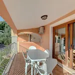Cozy Flat With Shared Pool Badesi