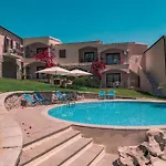 Cozy Flat With Shared Pool