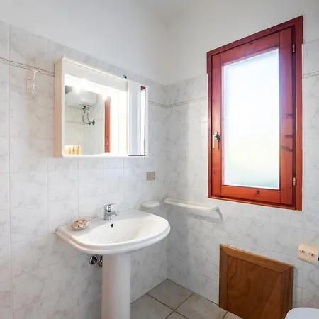 Cozy Flat With Shared Pool * Badesi