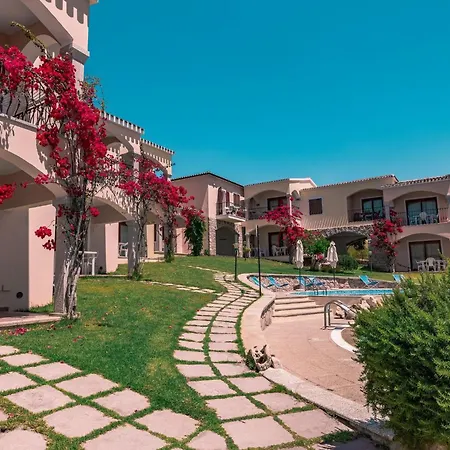 Cozy Flat With Shared Pool * Badesi
