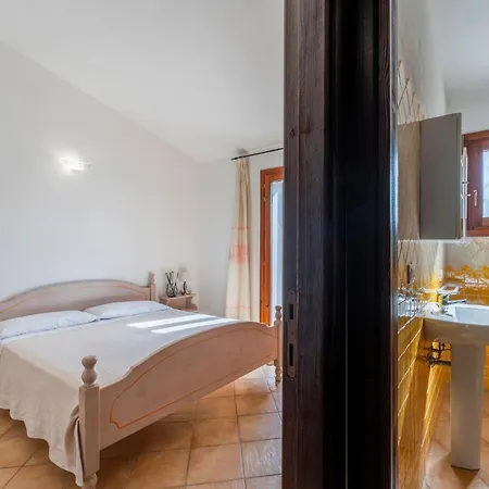 Cozy Flat With Shared Pool Apartman *