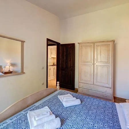 Cozy Flat With Shared Pool